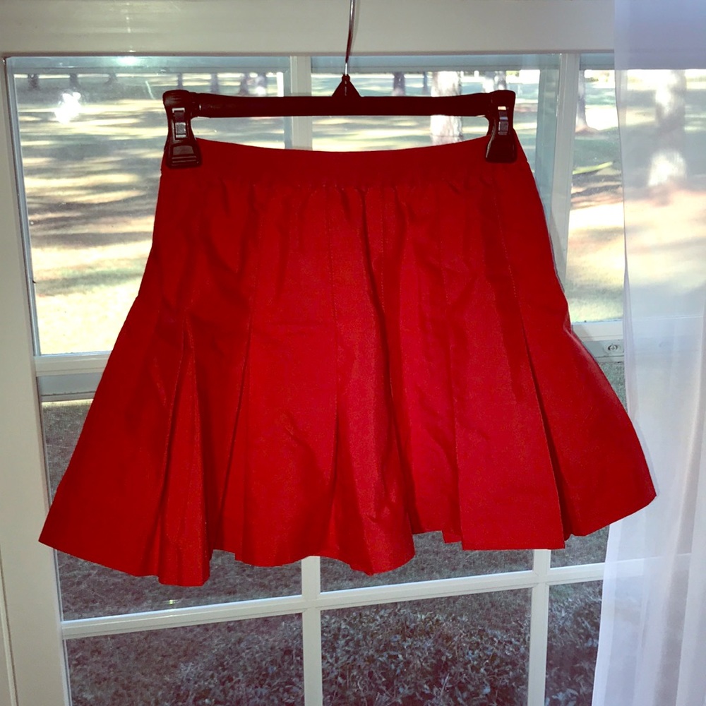 🌟Red Pleated Mini Skirt Great for HOLIDAYS SZ-8